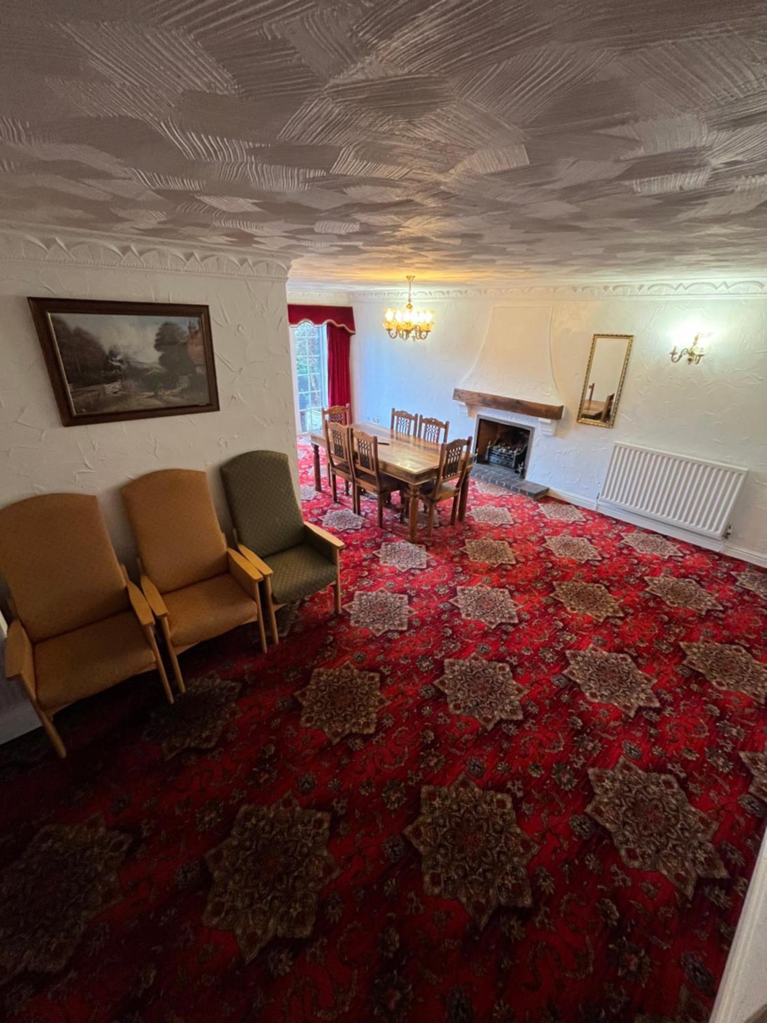 Unwind In Comfort At Cosy Caradus Your 4 Bedroom Home Sweet Home! バーミンガム エクステリア 写真